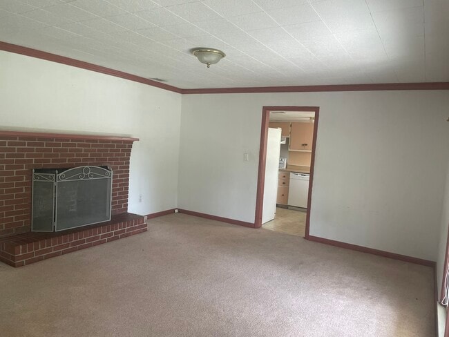 410 N Tillman St in Glennville, GA - Foto de edificio - Building Photo