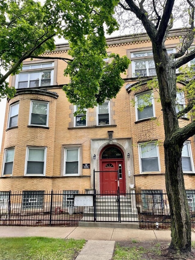 property at 4736 S St Lawrence Ave