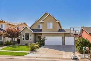 10805 Barclay Ct in Commerce City, CO - Building Photo