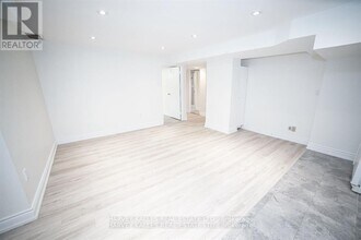 550 Glencairn Ave in Toronto, ON - Building Photo - Building Photo