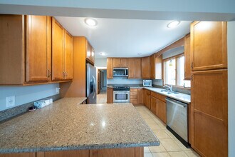 1410 Juneau Ln N in Plymouth, MN - Building Photo - Building Photo