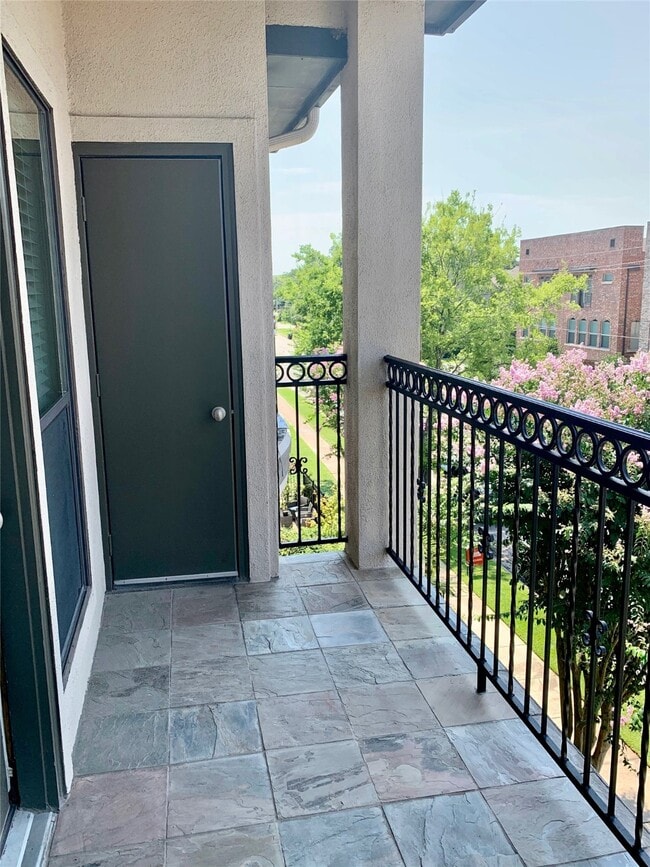 property at 1403 Rosedale St