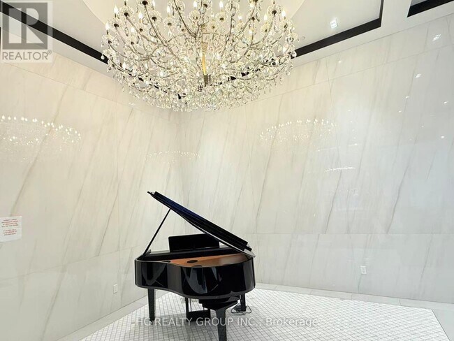 8 Wellesley St W in Toronto, ON - Building Photo - Building Photo