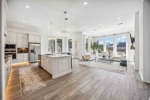 1384 Knollbridge Pt Ln in Pinehurst, TX - Building Photo