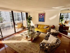 5757 Collins Ave in Miami Beach, FL - Building Photo - Building Photo