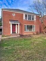 18411 Chagrin Blvd in Shaker Heights, OH - Building Photo
