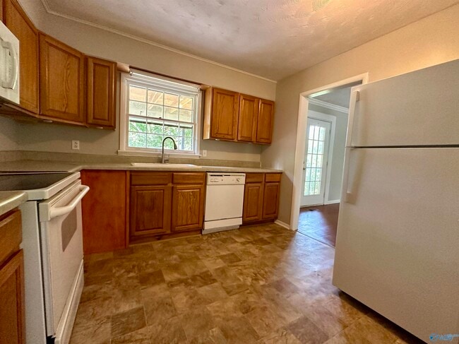 2601 Rita Ln NW in Huntsville, AL - Foto de edificio - Building Photo