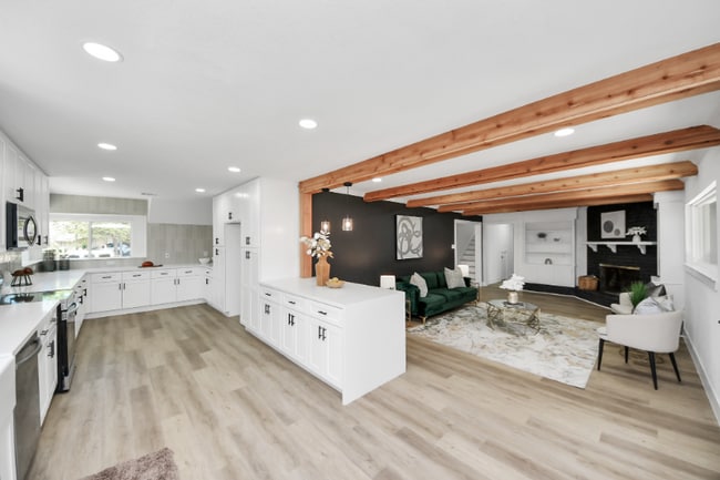 702 Cedar Ln in El Lago, TX - Building Photo - Building Photo