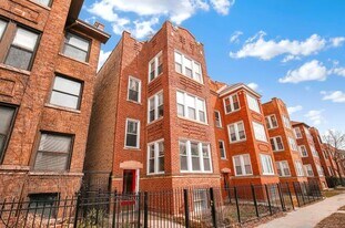2044 W Birchwood Ave, Unit 3 in Chicago, IL - Building Photo