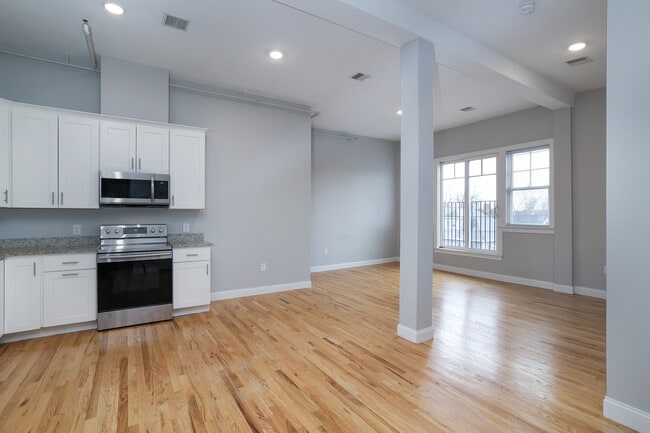 20 Locust St in Danvers, MA - Building Photo - Interior Photo