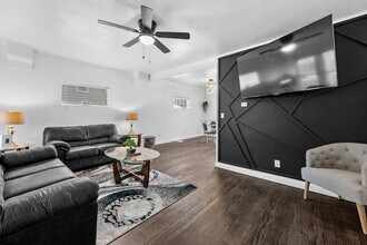 2009 Sharon St in Detroit, MI - Building Photo - Building Photo