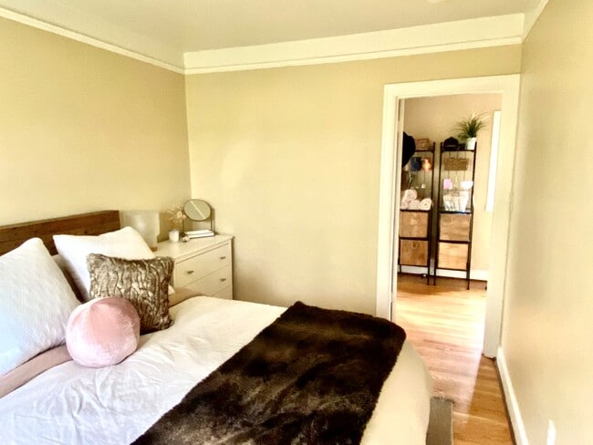 526 Lakeside Ave S, Unit 6 in Seattle, WA - Building Photo - Building Photo