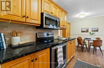 406 Vega St in Oshawa, ON - Building Photo - Building Photo