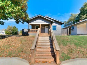1215 NW 8th St in Oklahoma City, OK - Building Photo - Building Photo
