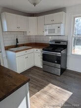 60 Ocean Ave in New London, CT - Building Photo - Building Photo