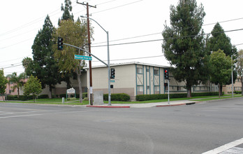 Mountain View Apartments in Anaheim, CA - Building Photo - Building Photo