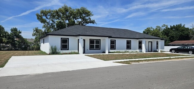 property at 304 E Pearl St