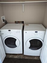 5004-5004 James Hill Rd in Regina, SK - Building Photo