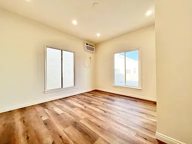 1034 1/2 S Fairfax Ave in Los Angeles, CA - Foto de edificio - Building Photo