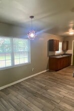 926 Apache St in Tallahassee, FL - Foto de edificio - Building Photo