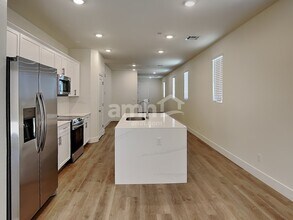 533 Sacred Lotus Pl in Henderson, NV - Building Photo - Building Photo