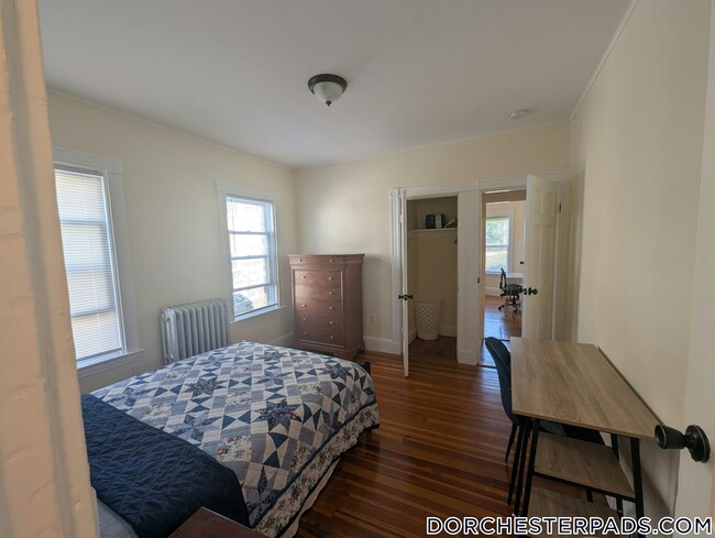 27 Bourneside St