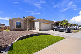 14560 Alton Oaks in El Paso, TX - Building Photo - Building Photo