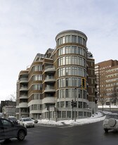 Le Royal Penfield in Montréal, QC - Building Photo