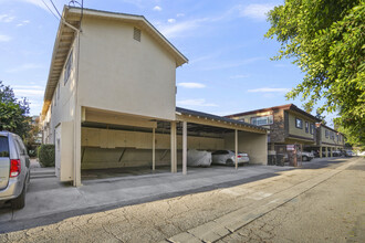 13950 Sherman Way in Van Nuys, CA - Building Photo - Building Photo