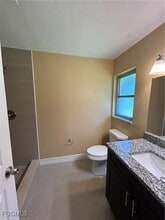 405 E Jasmine Rd in Lehigh Acres, FL - Foto de edificio - Building Photo