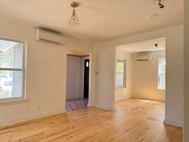 6115 Felix Ave in Austin, TX - Building Photo - Building Photo