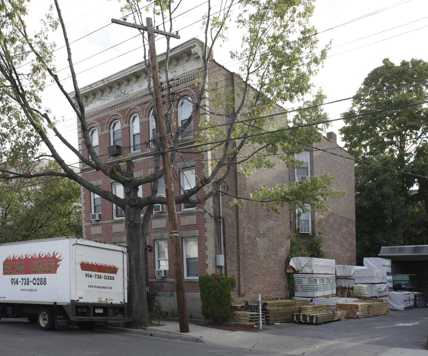 432 5th Ave in Pelham, NY - Foto de edificio