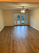 5460 White Oak, Unit D108 in Encino, CA - Foto de edificio - Building Photo