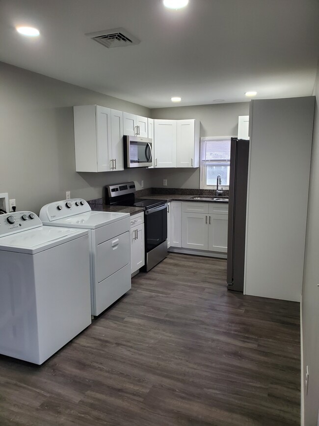 1701 Central Ave, Unit #2 in Colonie, NY - Building Photo - Building Photo