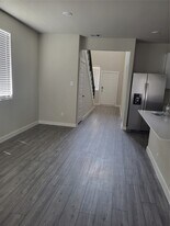 5611 Madden Ln in Houston, TX - Building Photo