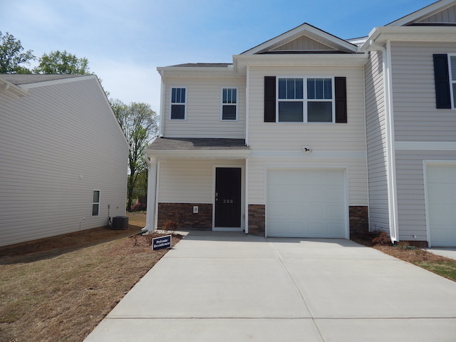 208 Oakmont Valley Trl in Seneca, SC - Building Photo