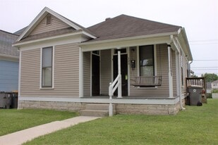 320 E Cottage Grove Ave in Bloomington, IN - Building Photo
