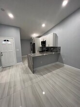 4404 Treasure Cove Dr in Fort Lauderdale, FL - Building Photo - Building Photo