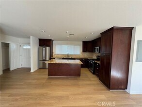 1336 Calle Tulipan in Thousand Oaks, CA - Building Photo - Building Photo