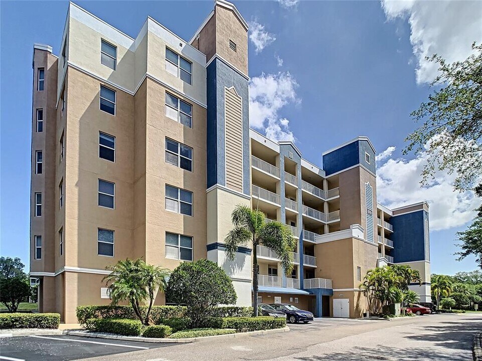 960 Starkey Rd in Largo, FL - Building Photo