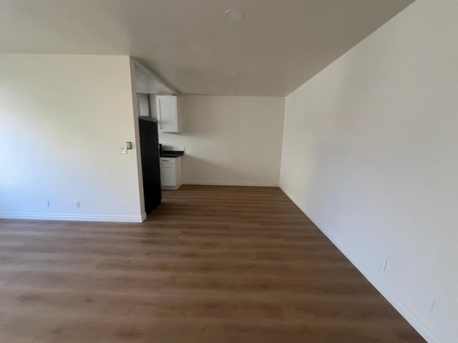 3636 Mentone Ave in Los Angeles, CA - Foto de edificio - Building Photo