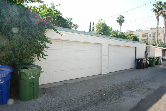 4477-4479 Hazeltine Ave in Sherman Oaks, CA - Building Photo - Building Photo