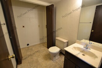 674 Meadowood Ln in Wilmington, IL - Building Photo - Building Photo