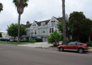 Queen Victoria Apartments in San Diego, CA - Building Photo - Building Photo