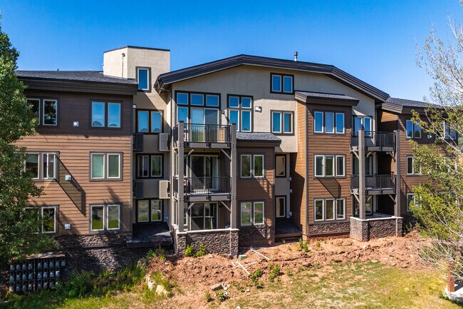 Crestview Condominiums in Park City, UT - Building Photo - Building Photo