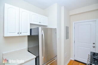 750 W Addison St, Unit M381 in Chicago, IL - Foto de edificio - Building Photo
