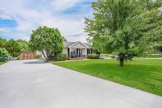 3415 Oak Lawn Dr in Clarksville, TN - Building Photo - Building Photo