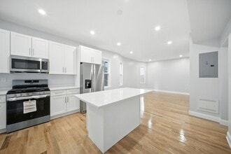 155 Wellington Hill St, Unit 2 in Boston, MA - Building Photo - Building Photo