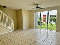 1040 NE 42nd Pl in Homestead, FL - Foto de edificio - Building Photo