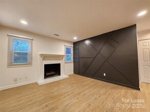 8637 Crows Nest Ln in Charlotte, NC - Building Photo - Building Photo